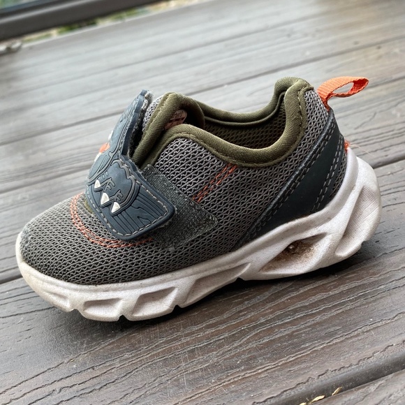 Carter’s Toddler Boy Shoes - Dinosaur Themed - Size US 5M - Used - Picture 2 of 4